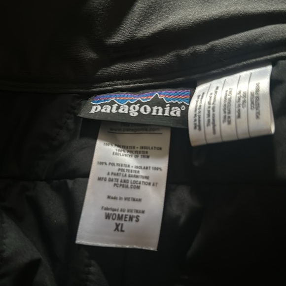 Patagonia ski pants. Worn 1x. No rips or defects. They fit 10/12 pant size. - Picture 3 of 6